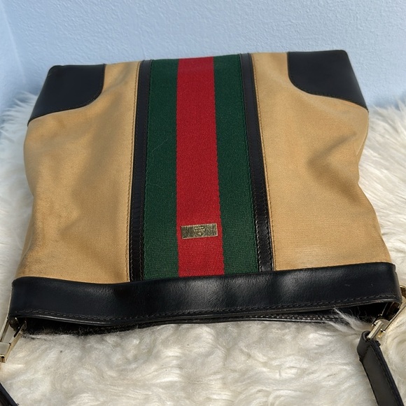 💯 Authentic Gucci shoulder bag with Cherryline 🍀 - Picture 13 of 16